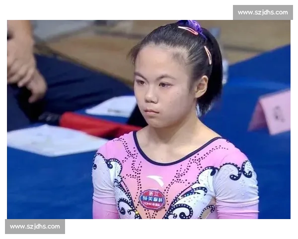 平衡木上的甜：张清颖的泪汗勋章