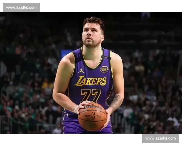 湖人对阵掘金焦点之战战术博弈与胜负关键解析季后赛走势影响